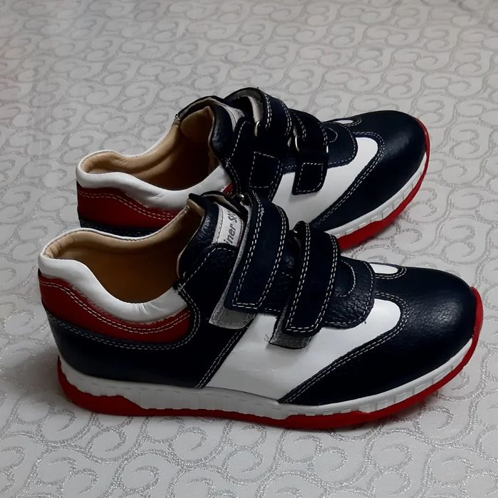 Кроссовки детские