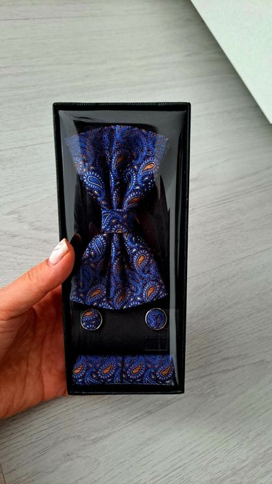 Set papion cu butoni si cravata