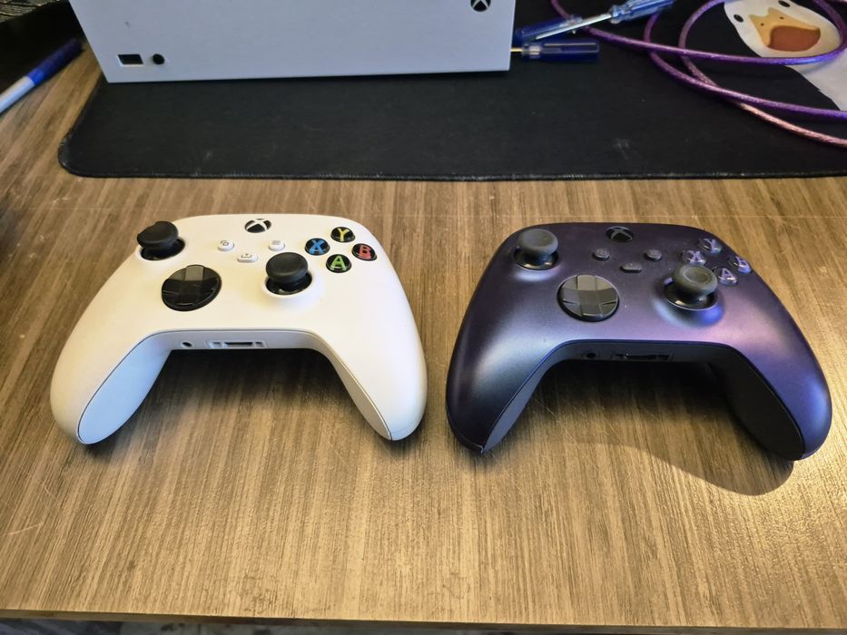 Xbox series s 2 геймпада