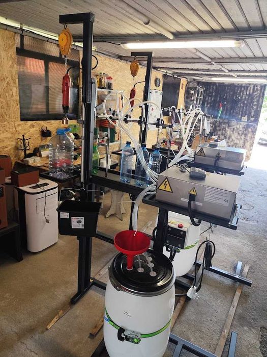 Masina imbuteliere apa, masina imbuteliat