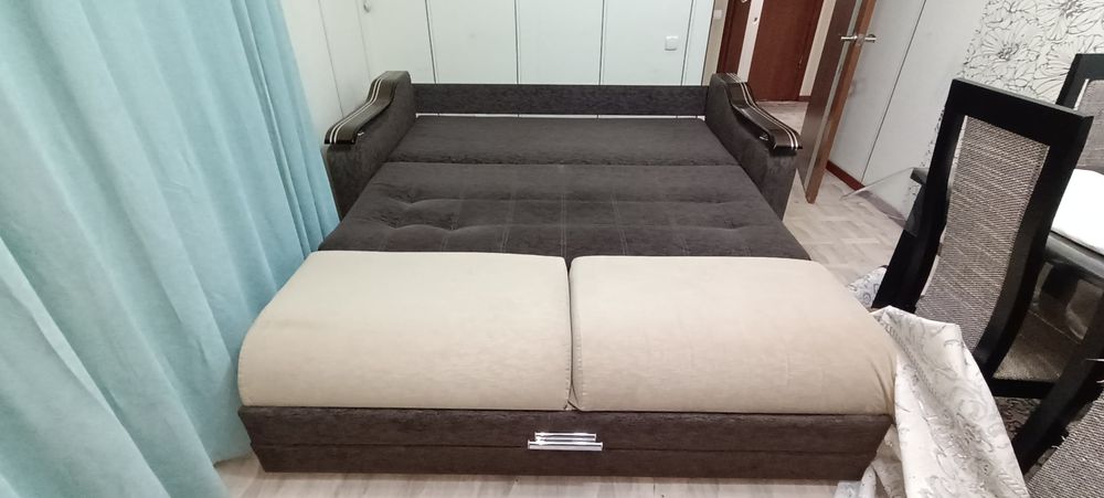 Продам диван для гостиной