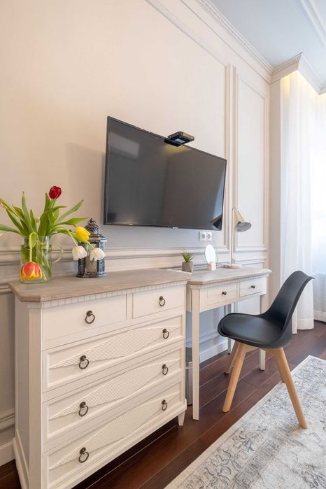 Дава се под наем Четиристаен апартамент в София, Център - 102 кв.м за 1600 € - Снимка #9