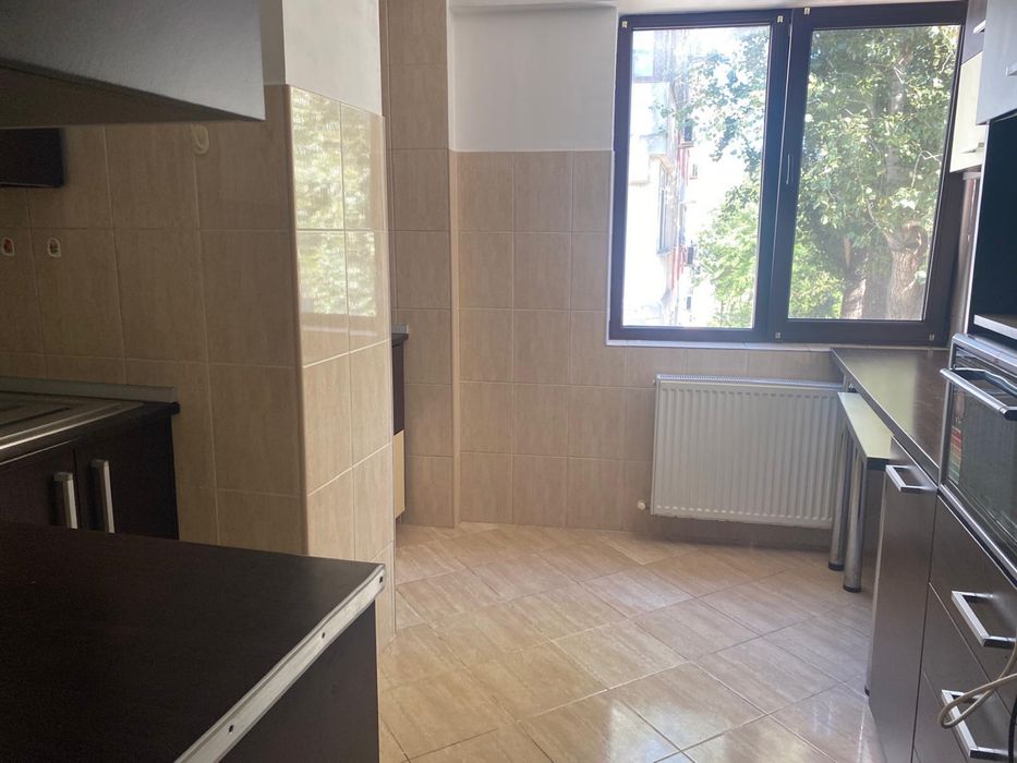 Apartament 3 camere de inchiriat