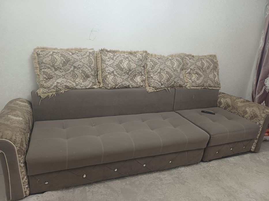 Продается диван 3 м, цена 50.000