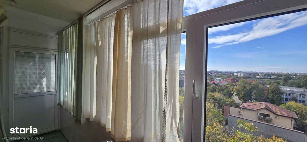 De vanzare - Apartament semidecomandat Piata Progresul