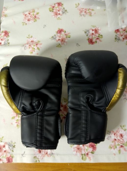Продам Перчатки venum 14 униций