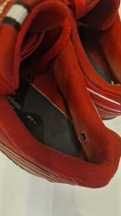 Vand adidasi Reebok roșii