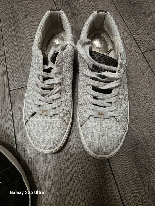 Lot Adidași Michael Kors purtați dar in stare bună mărimea 37