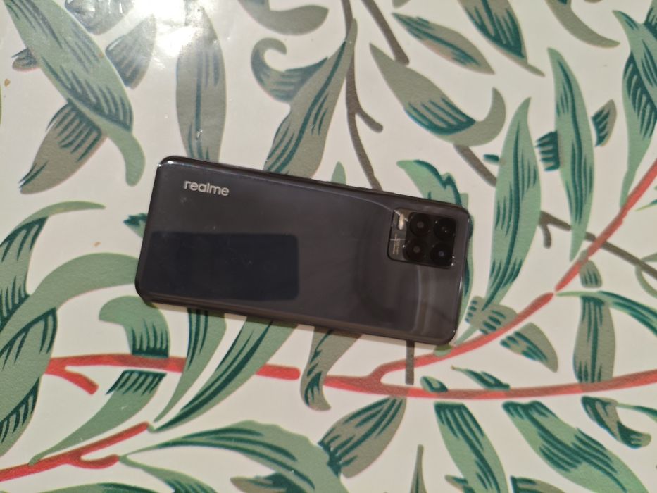 Продам телефон Realme 8 pro