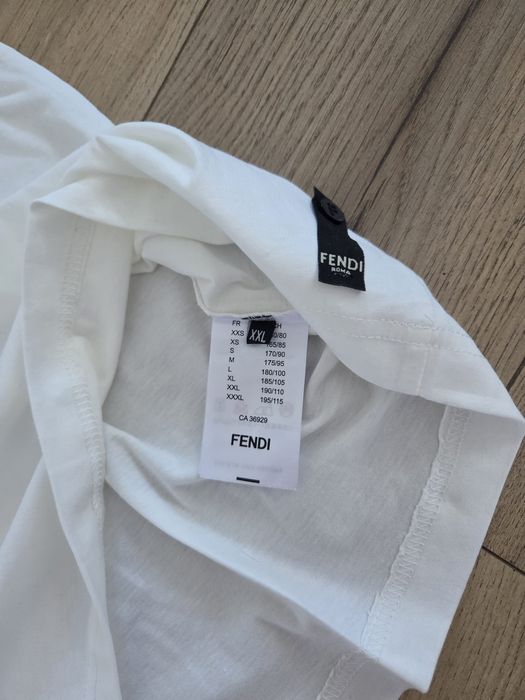 Tricou alb cu logo brodat model Fendi