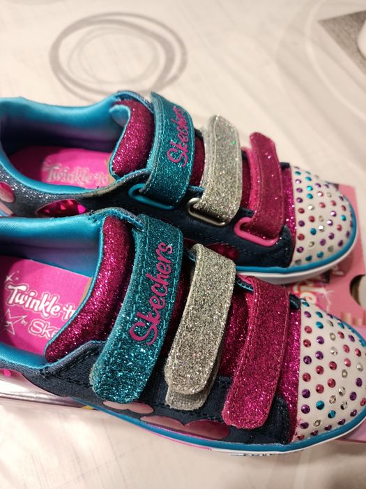 Продам новые кроссовки Sketchers 32 размер для девочек