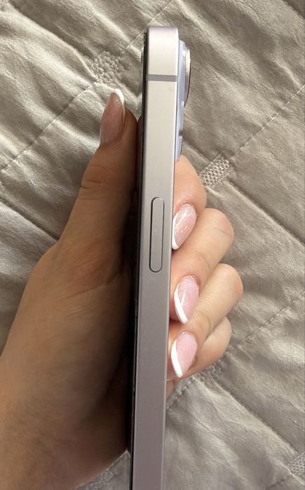 Продам Iphone 14