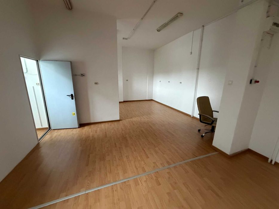 Spatiu comercial de inchiriat.  Str Stefan cel Mare .Zona Rompetrol