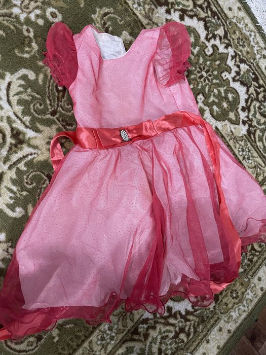 Платья и пакет вещей на 3-6 лет