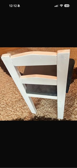 Scaun copii tapitate impecabile albe