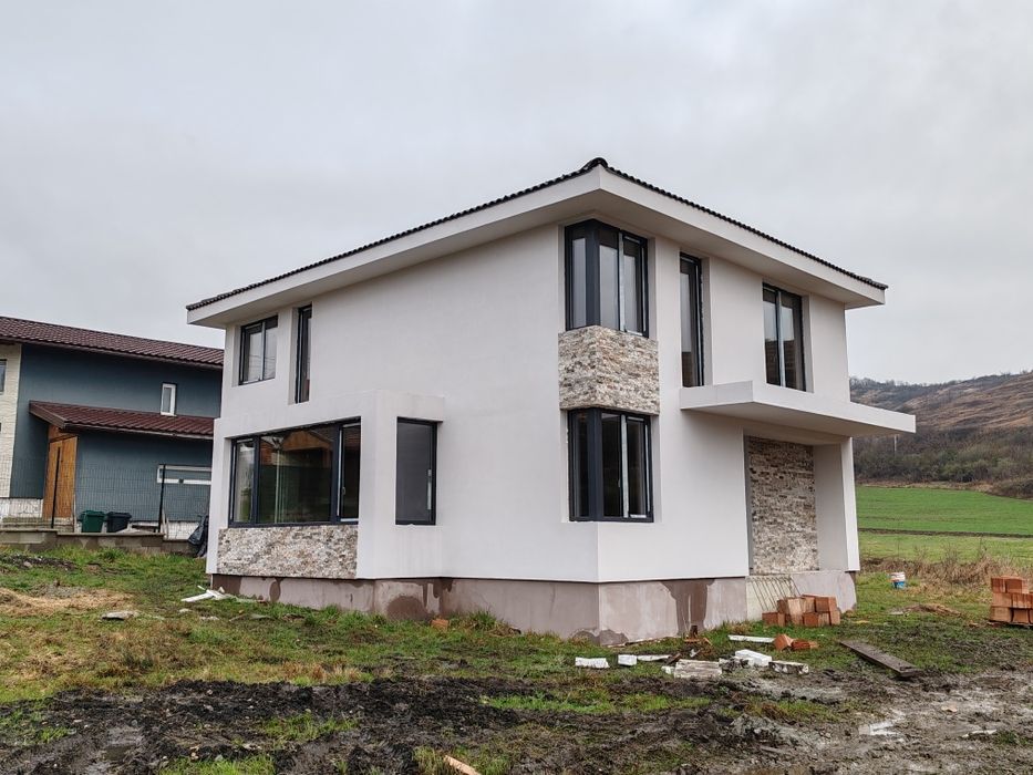 Casa de vânzare la intrare în Corpadea cu 700m2 teren