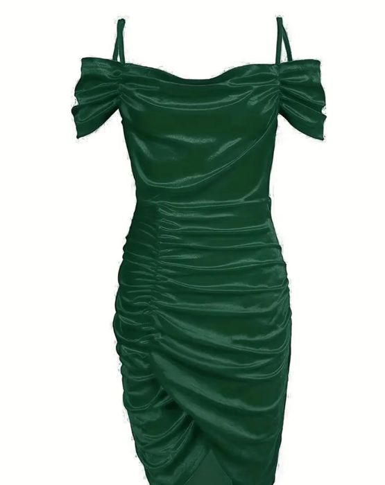 Rochie noua de catifea verde
