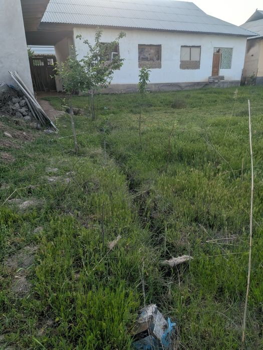 Gulistonda 9 sotixli 6 xonali hovli sotiladi