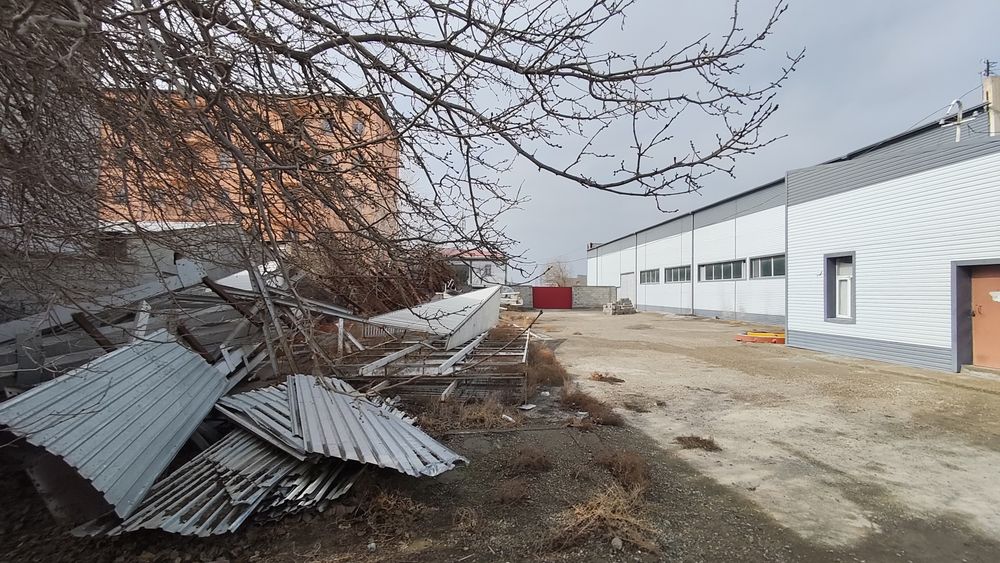 Buxoro shaxrida joylashgan 23 sotixdan iborat  noturar bino sotiladii.