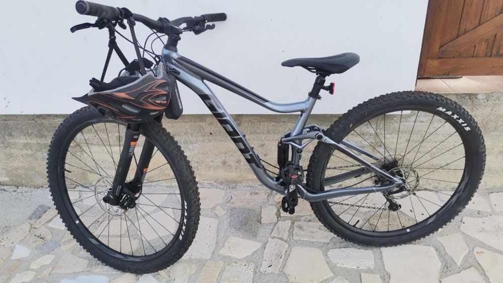 Bicicleta cu suspensie