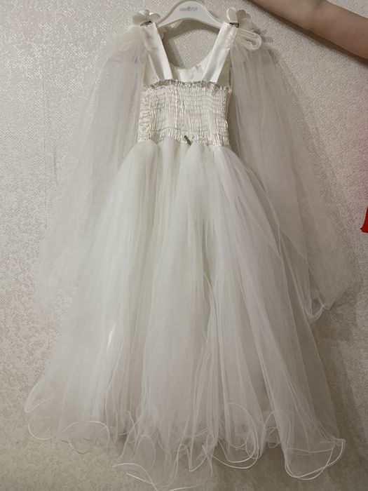 Платье белое пышное