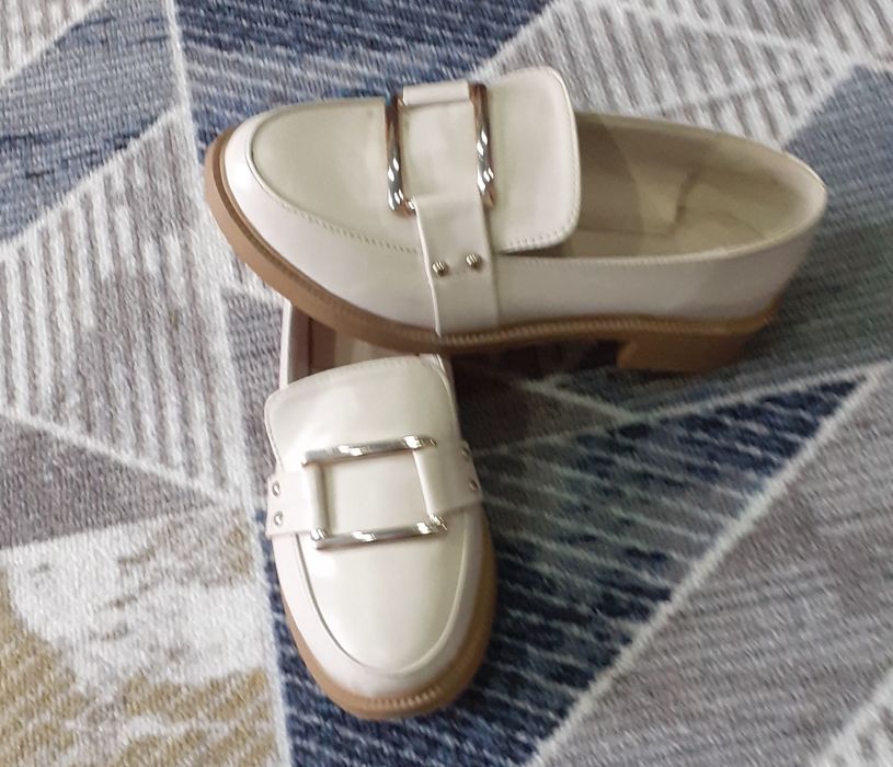 Продам обувь женскую