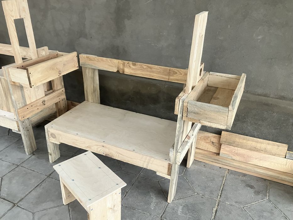 Ешкілерге арналған сауын апарат, Массив Арайда тұр