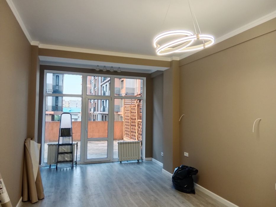 Не дорогая поклейка обоев