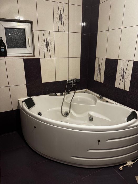 Cada spatioasa cu Jacuzzi