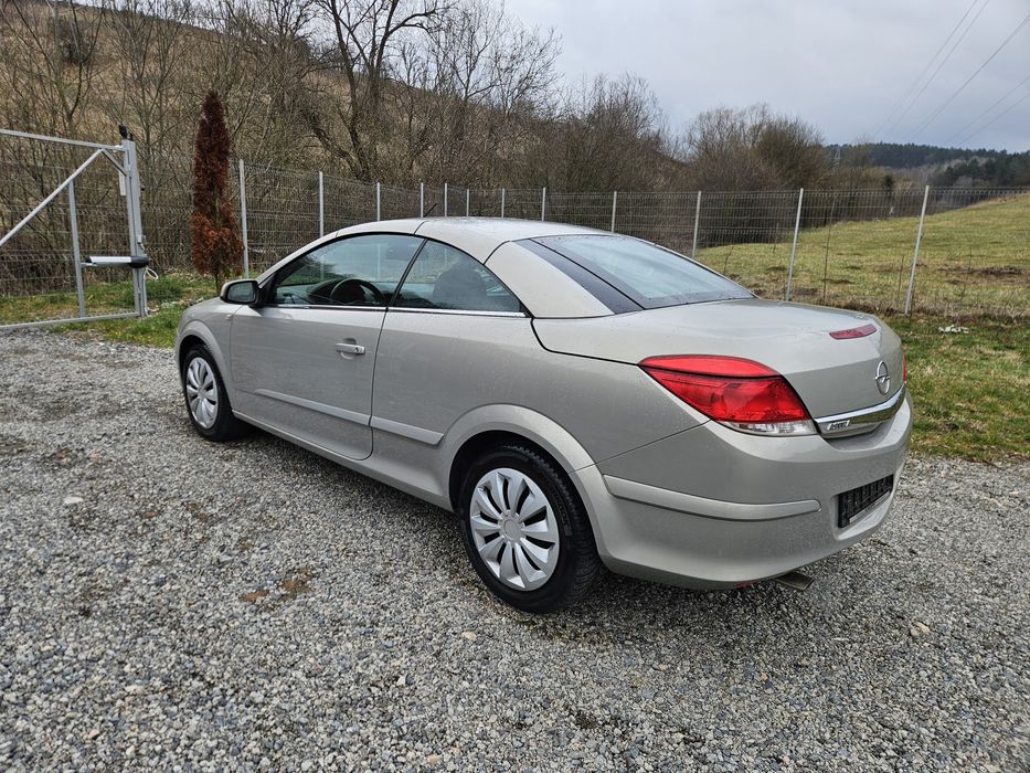 Vand Opel Astra H TwinTop 2010 1.6Benzina Euro 5 Cabrio