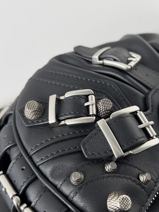 Geanta Balenciaga Le Cagole XS Shoulder Bag with Buckles