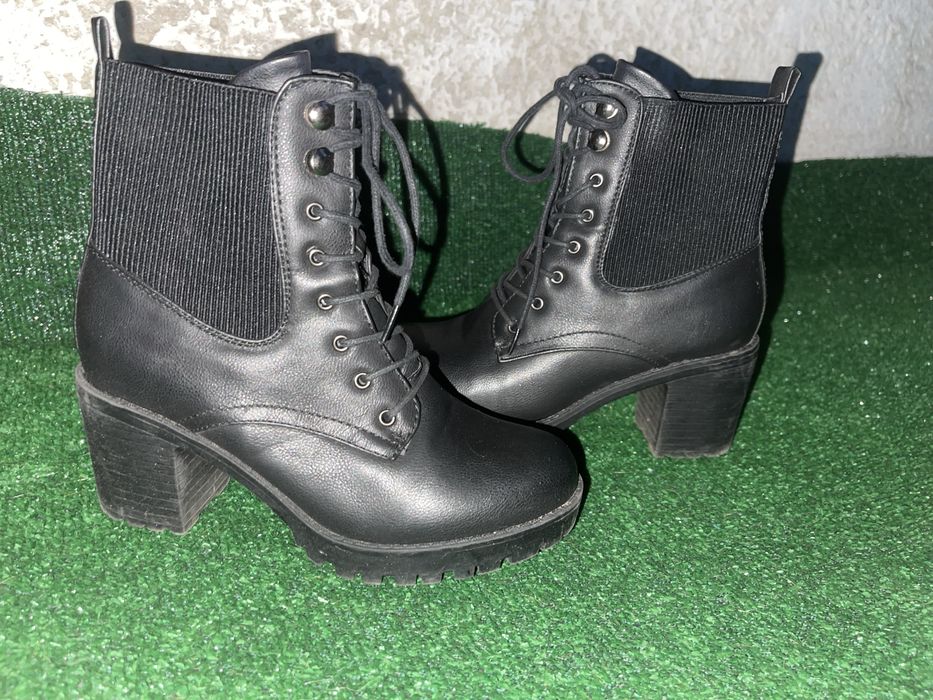 Кожени ластични боти