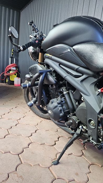 Мотоцикл triumph speed triple