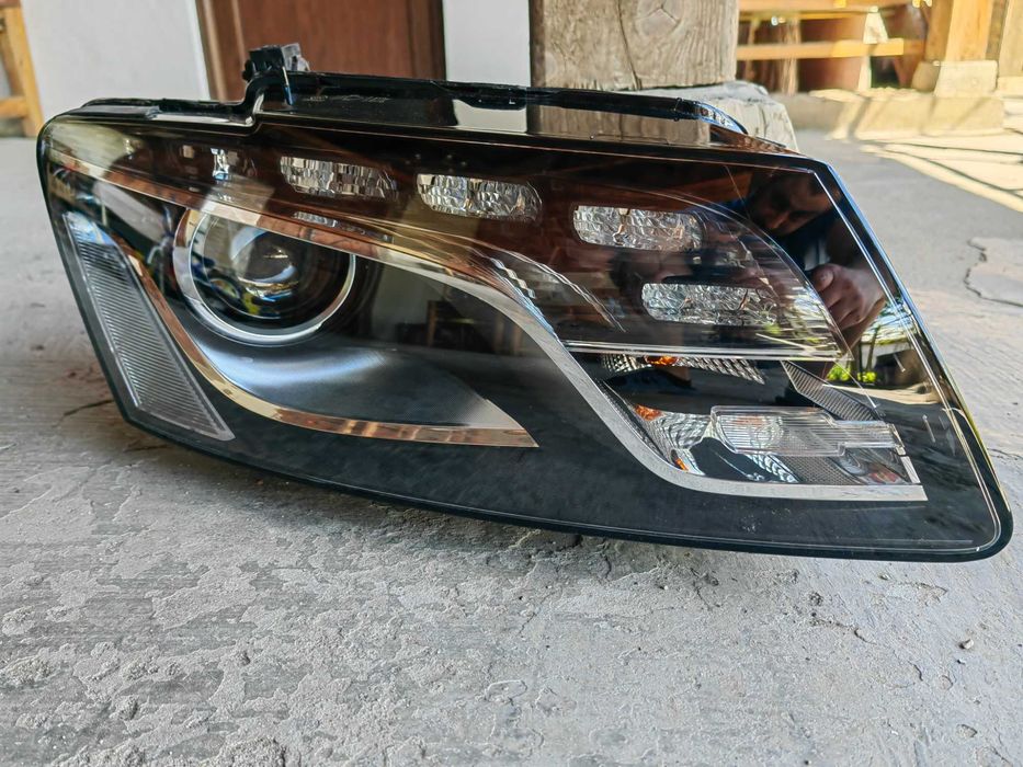 Фар Audi Q5 Bi-Xenon LED  десен / Фар Ауди Кю5 ксенон Оригинален