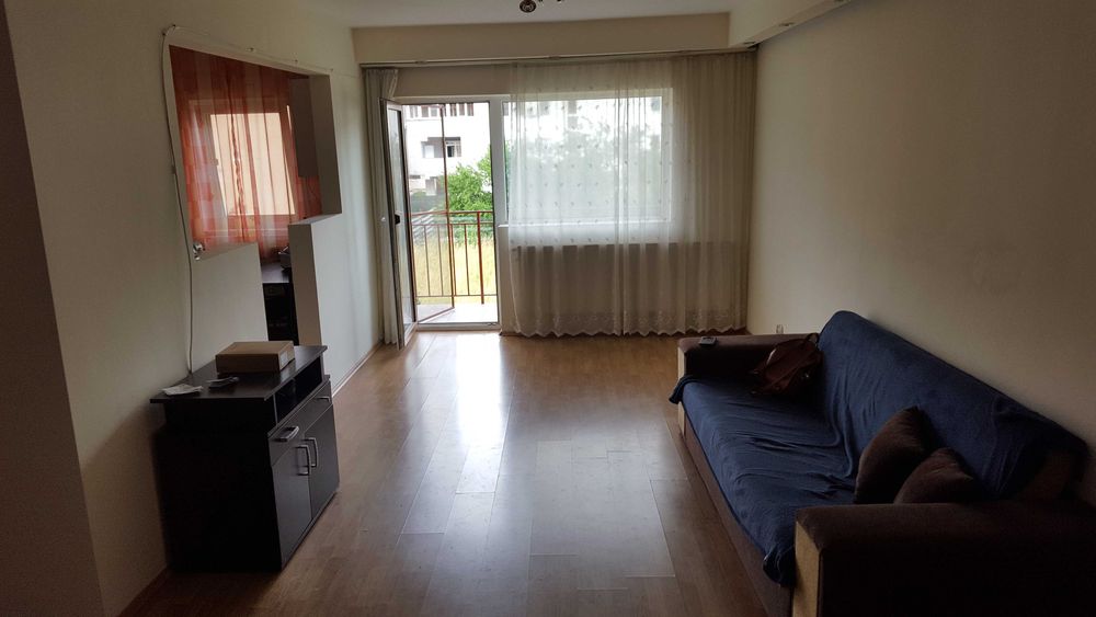 Vând apartament str. Plopilor Florești
