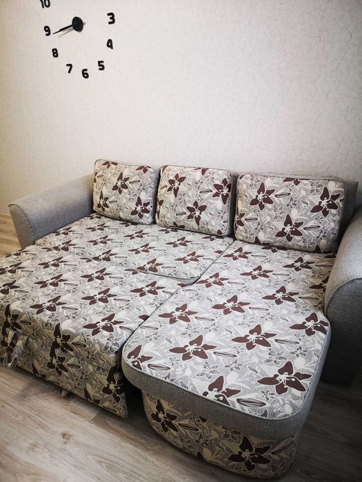 Продам диван угловой!