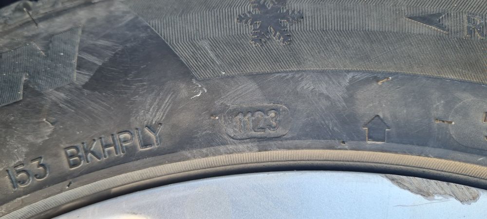 Продам шипованные шины R17