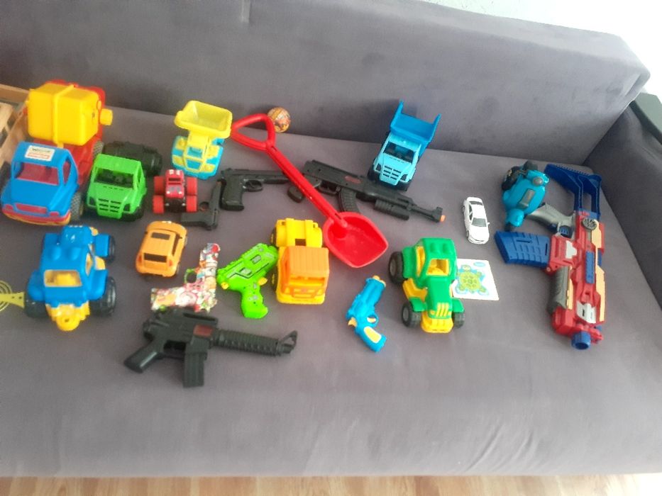 Игрушки по 200т каждая