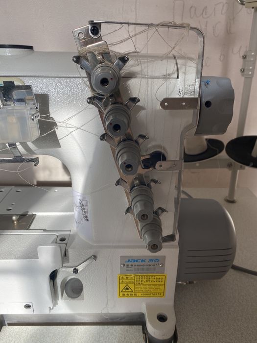 Продается швейная машинка новая