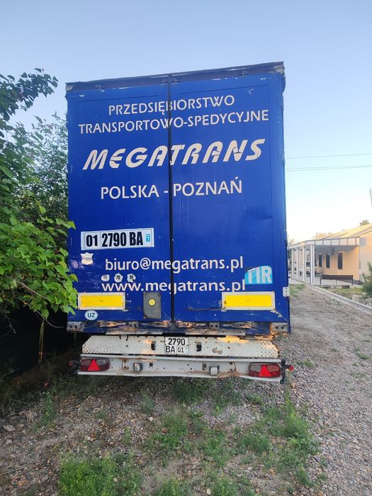 Волво юк машина.