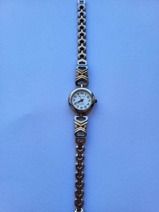 Часы женские (кварцевые). Sputnik.