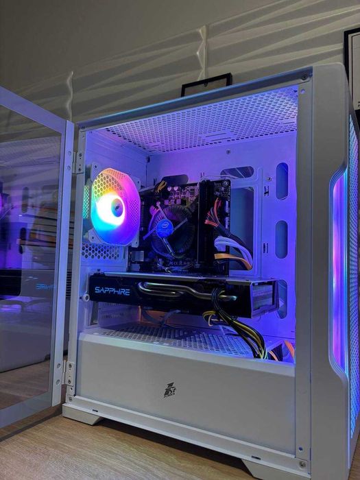 Бял геймърски компютър i5 7500/RX580 8GB/8 ram/256 ssd/500gb hdd/500W