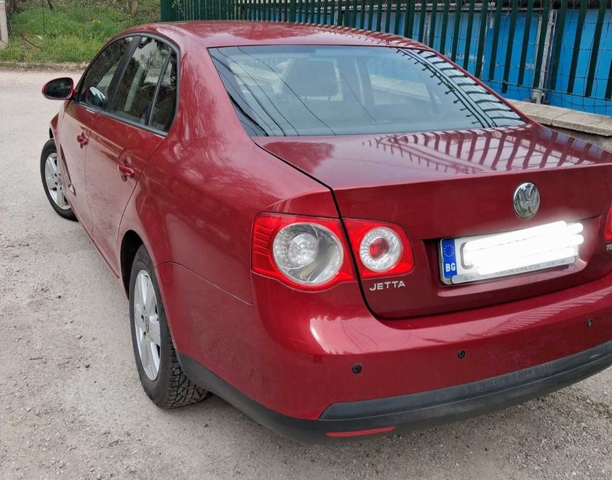 Продавам Volkswagen Jetta 1.6 tdi