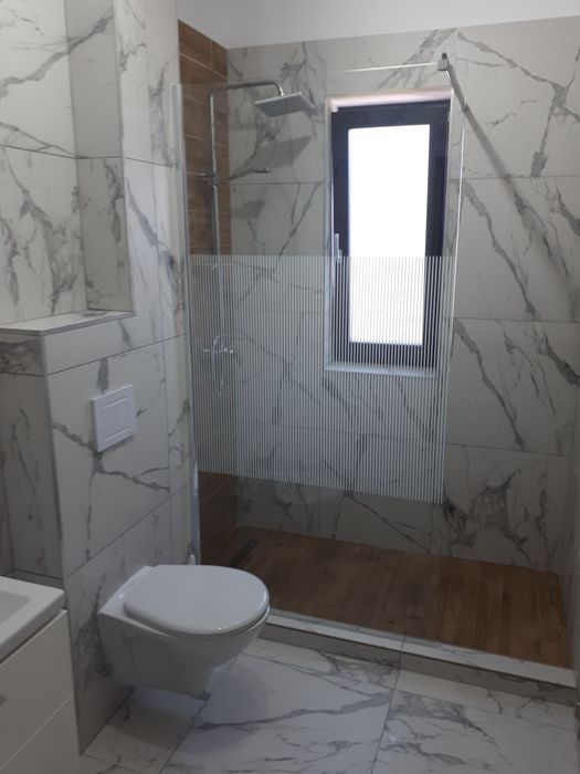 Închiriez garsoniera