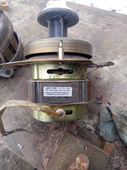 Продам электродвигатели разные