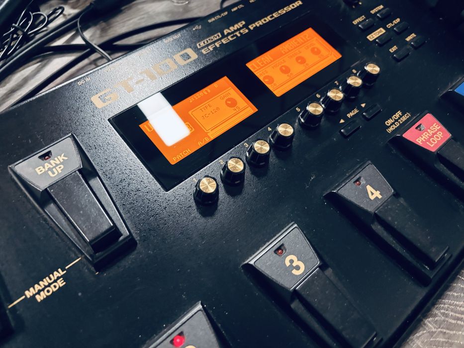 Procesor/efect chitara electrica Boss GT 100