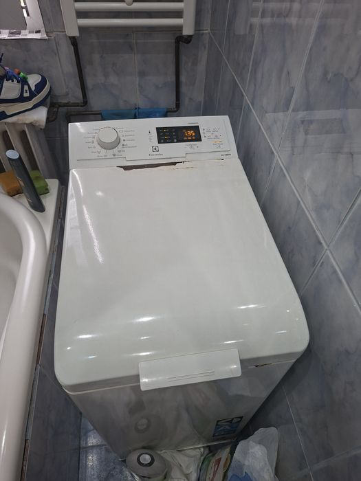 Masina spălat verticala Electrolux