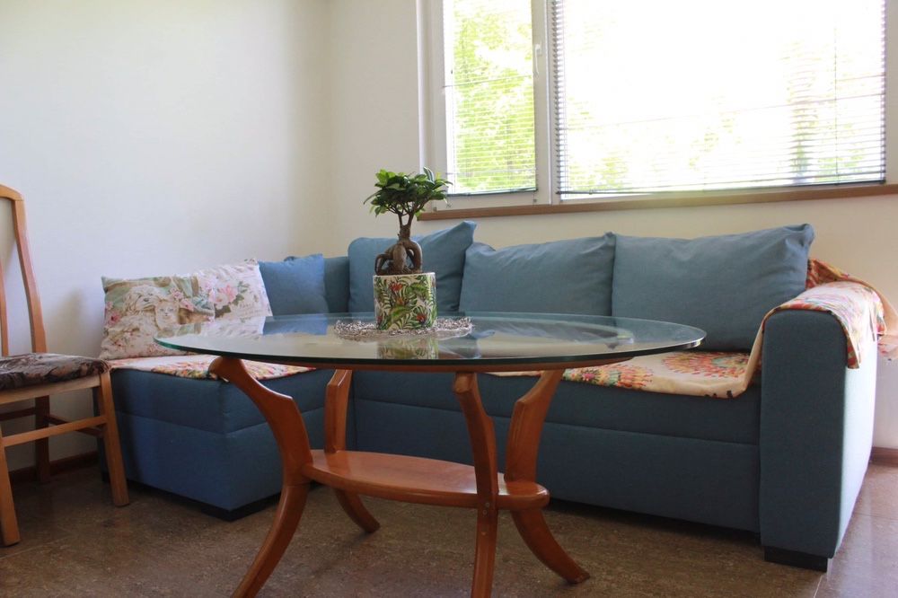 Апартаменти краткосрочно за фирми в Каршиака с безплатен паркинг