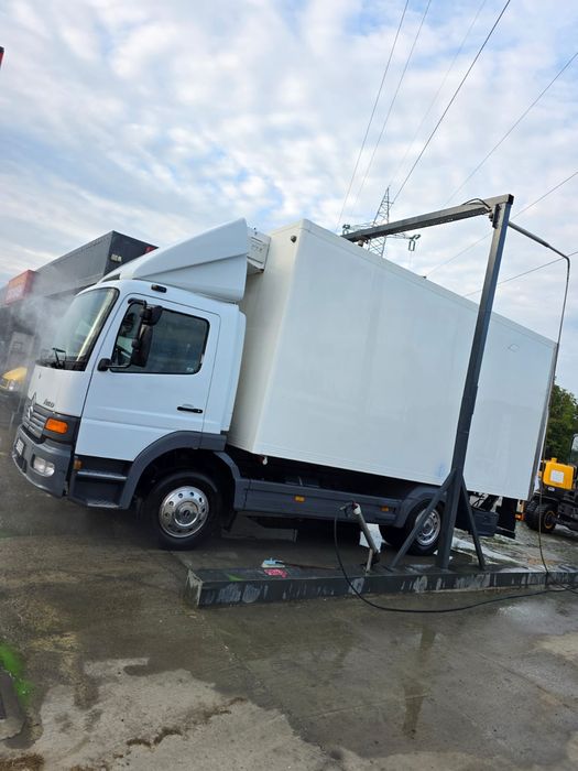 Camion frigorific atego