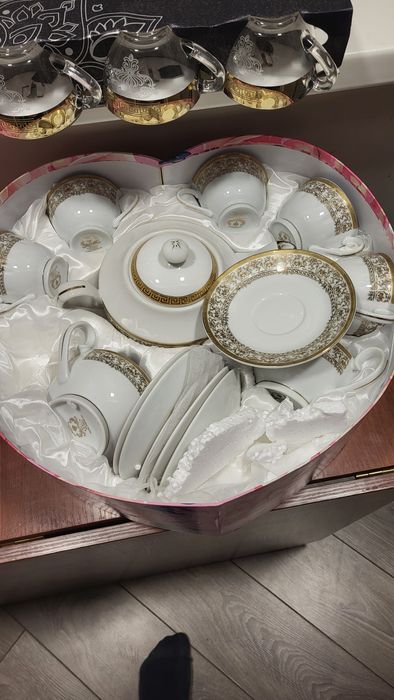 Чайный сервиз на 6 персон